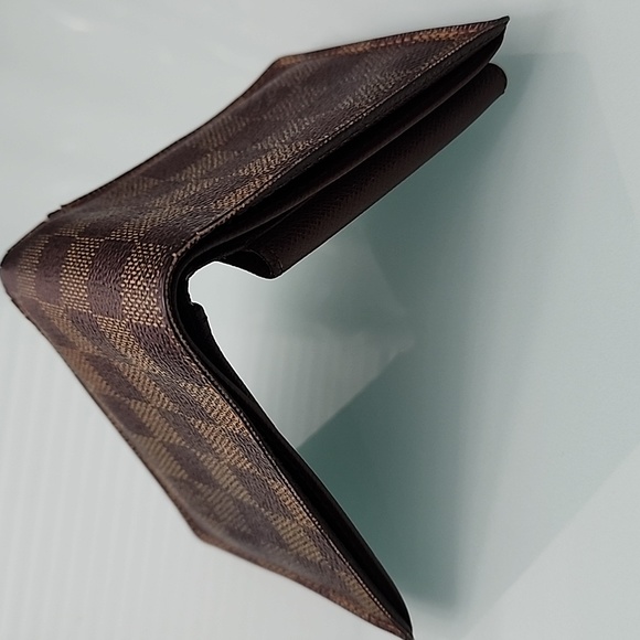 Louis Vuitton Damier Ebene Men's Wallet - Picture 5 of 11